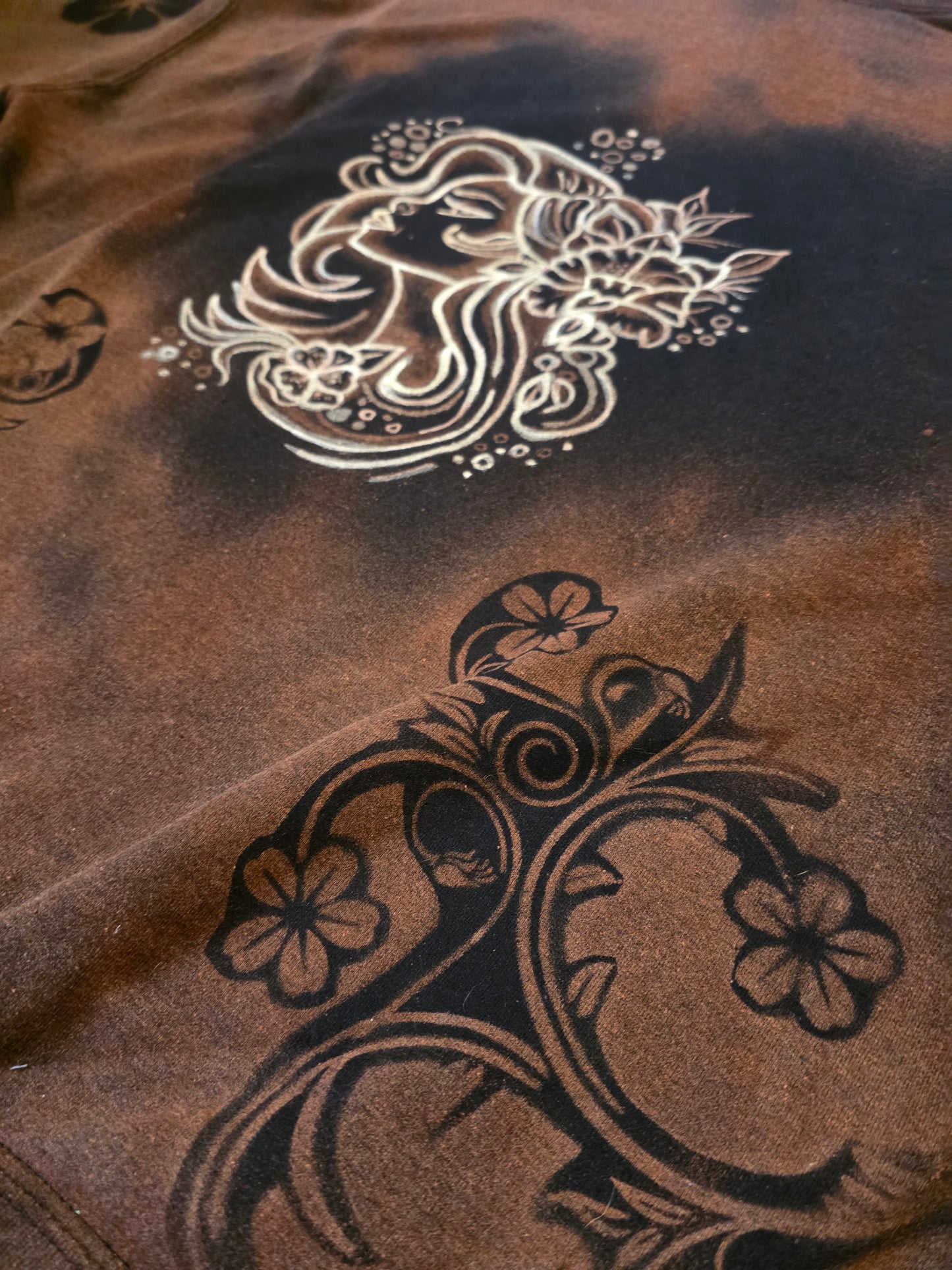 Hand crafted hand painted hoodie XL 100% Cotton